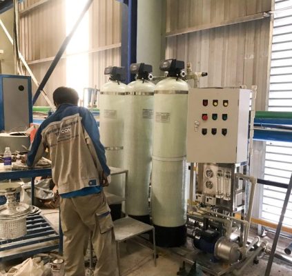 Hệ thống lọc nước công nghiệp 1000L/h cho sản xuất dược phẩm và mỹ phẩm Hệ thống lọc nước công nghiệp 1000L/h cho sản xuất dược phẩm và mỹ phẩm